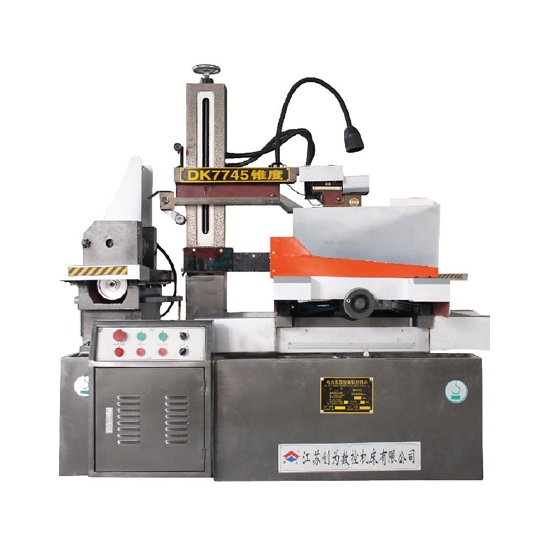 DK7745 ± 15 ° AZ bez údržby CNC EDM vysokorýchlostný drôtový strih