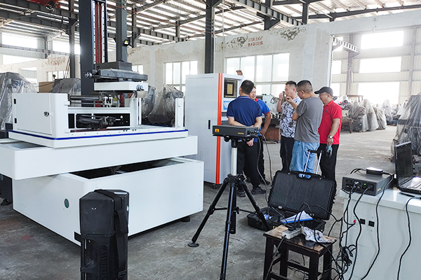 Jiangsu Chuangwei CNC Strojový nástroj Co., Ltd.